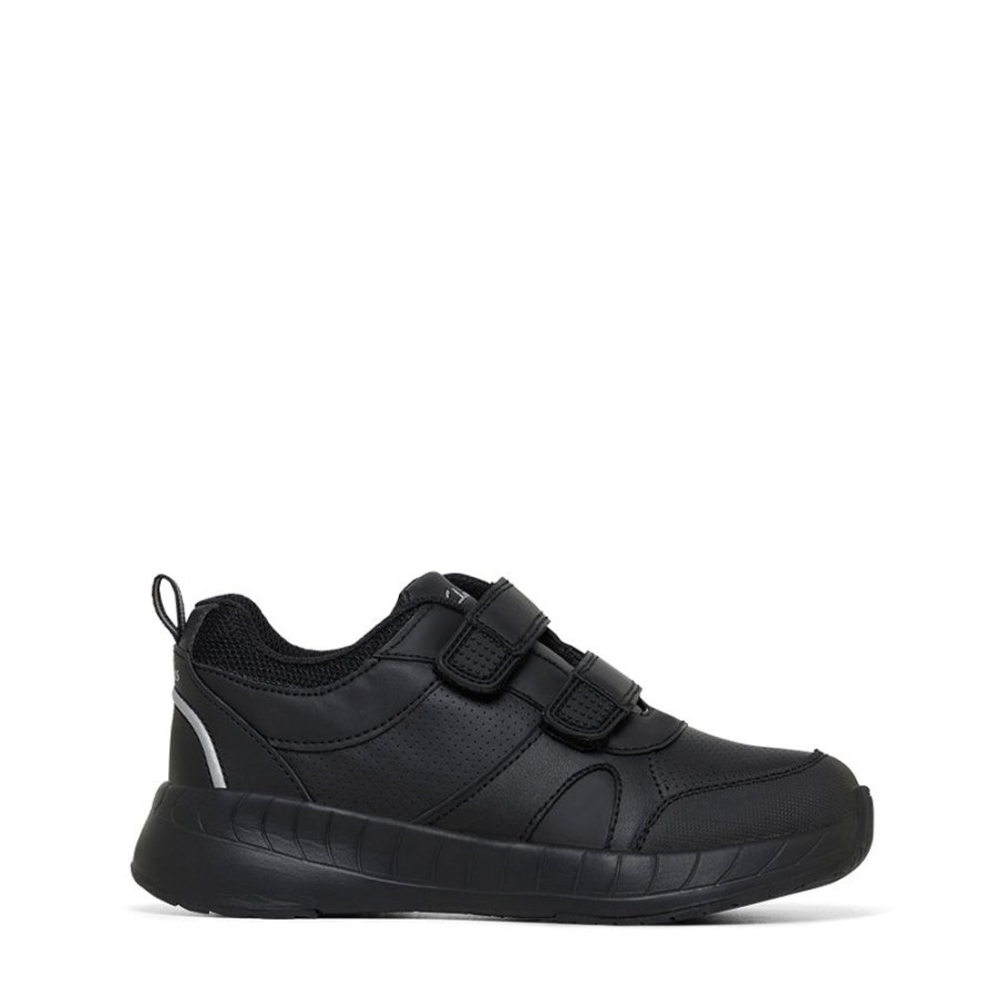 School Clarks | Hustle Black